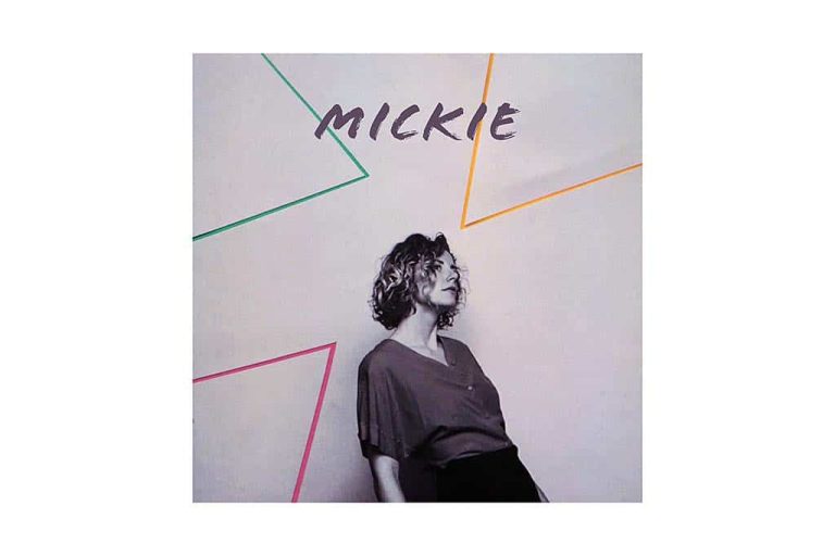 Mickie debuut-single ‘Keep On Running’