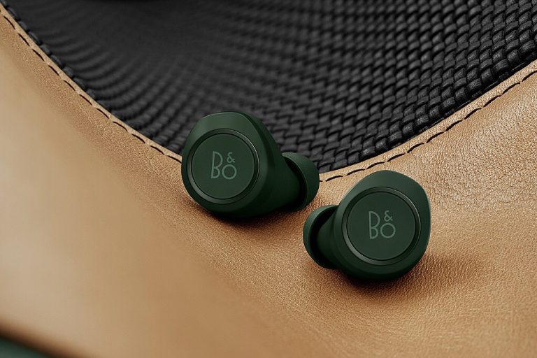 Bang & Olufsen Beoplay E8 Special Edition in Racing Green